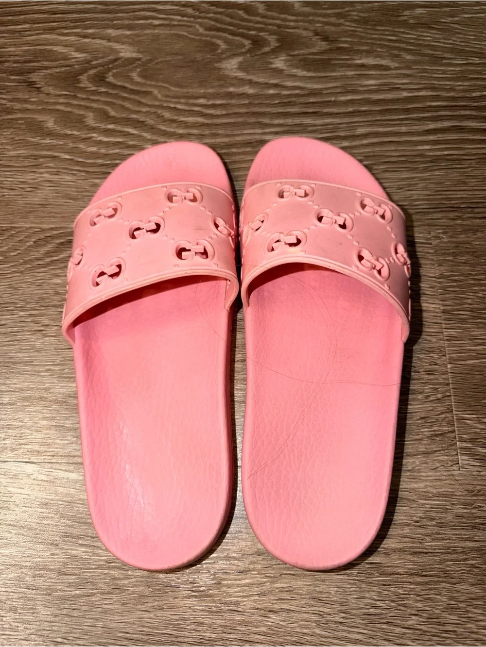 Authentic Gucci GG Rubber Slide Sandals Pink Women’s US 7 (EU 37)